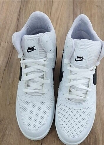 Nike 38/1 39/1 40/1 42/1 43/1 numaraları mevcuttur 