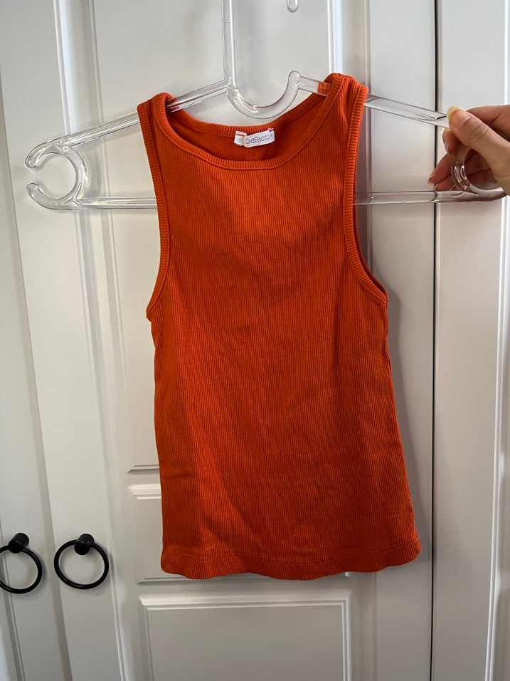 Kiremit Rengi Yüksek Yakalı Kadın - Görsel 3