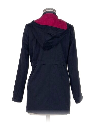 38 Beden Parantez Trenchcoat %70 İndirimli.