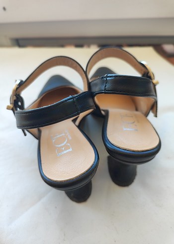 Klasik Siyah Tokalı Kadın Topuklu Ayakkabı - Görsel 8