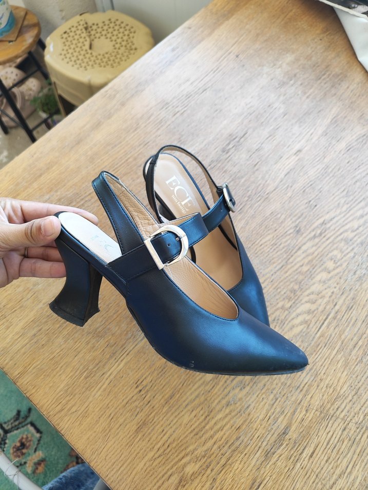 Klasik Siyah Tokalı Kadın Topuklu Ayakkabı - Görsel 3