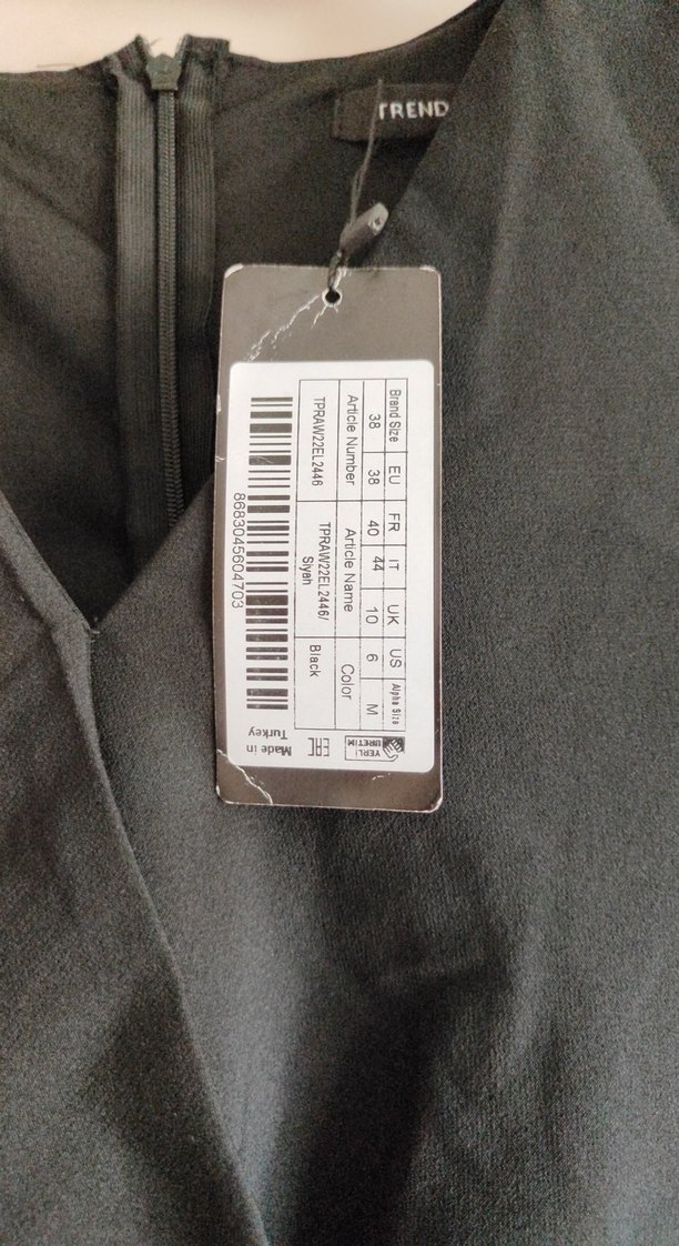 Uzun Siyah Drapeli V Yaka Elbise - Görsel 4