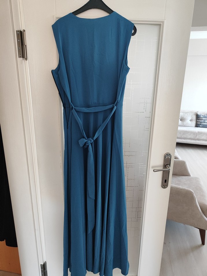 Mavi V Yaka Kolsuz Elbise - Görsel 4