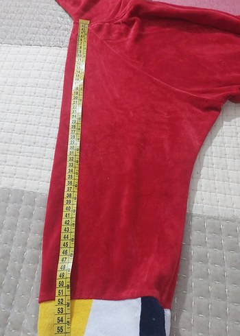 #kadife #kırmızı #sabahlık #bornoz. Kapşonlu ve önden tek cepli. - Görsel 5
