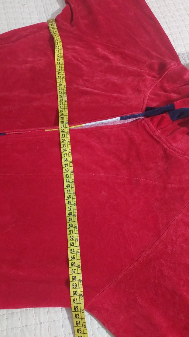 #kadife #kırmızı #sabahlık #bornoz. Kapşonlu ve önden tek cepli. - Görsel 2