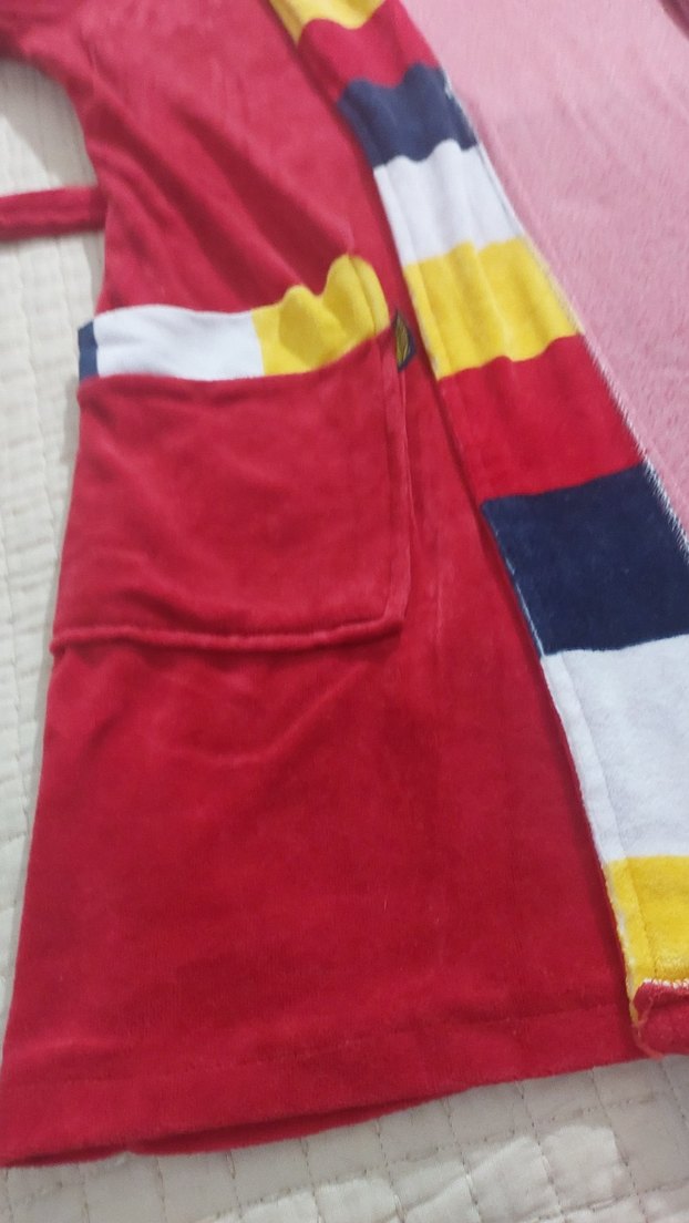 #kadife #kırmızı #sabahlık #bornoz. Kapşonlu ve önden tek cepli. - Görsel 4