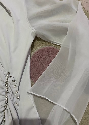 Drapeli V Yakalı Beyaz Kadın Bluz - Görsel 3