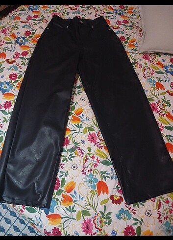 Deri görünümlü pantolon - Görsel 4