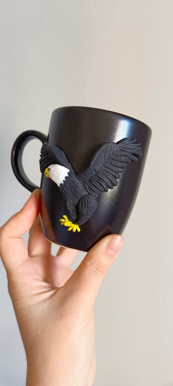 Siyah Kartal Figürlü Seramik Kupa - Görsel 3
