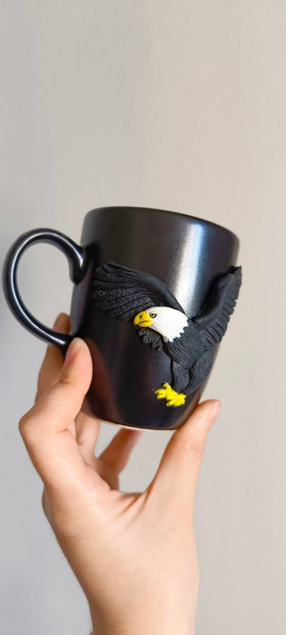 Siyah Kartal Figürlü Seramik Kupa - Görsel 2