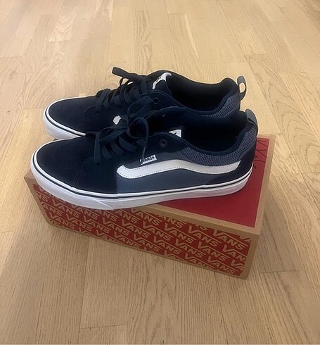 VANS 43 NO 28 CM 2-3 DEFA GİYİLMİŞTİR