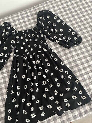 xs Beden bershka elbise