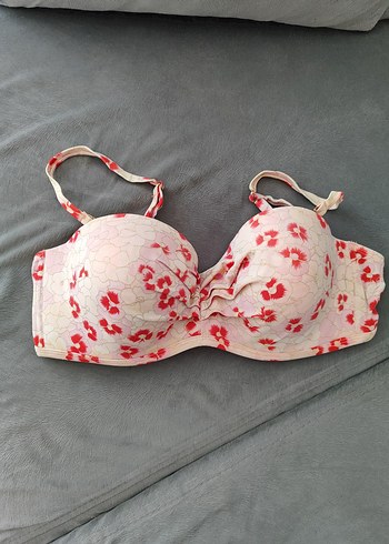 Penti bikini üstü