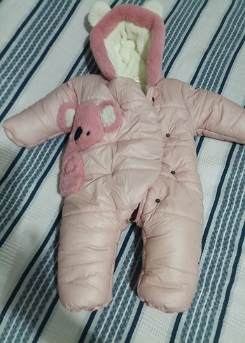 Pembe Peluş Detaylı Kapüşonlu Bebek Tulumu