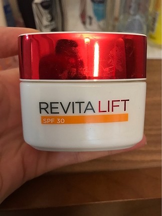Loreal Paris spf 30 içeren gündüz kremi