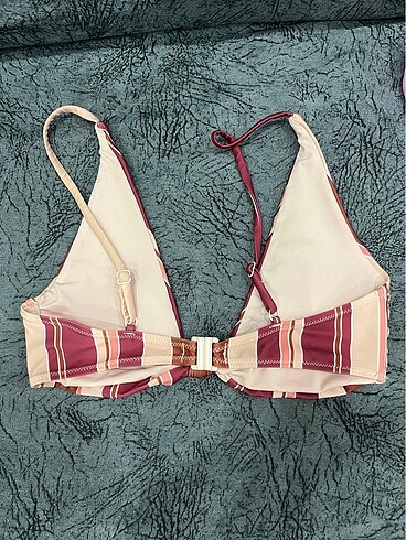 Penti bikini üstü