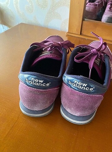 37 Beden mor Renk New Balance 37 numara Orjinal spor ayakkabı. Tatlı eflatun rengi