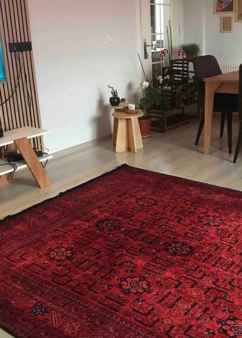Koyu Kırmızı Desenli Klasik Halı
