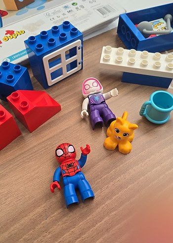 Diğer LEGO Duplo Spider-Man Evi 10995