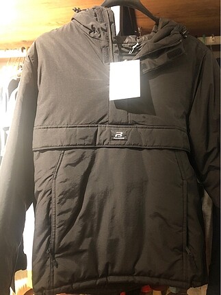 Pull&Bear kanguru cepli mont