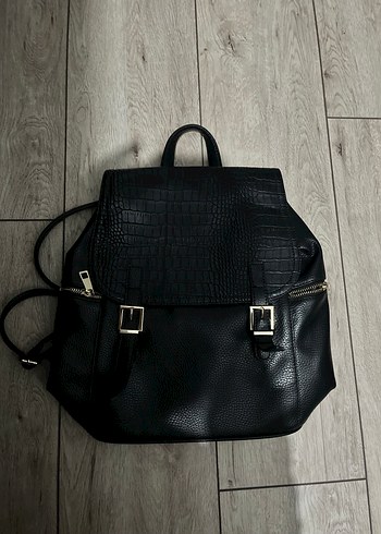 Kadın Siyah Deri Sırt Çantası - Görsel 3