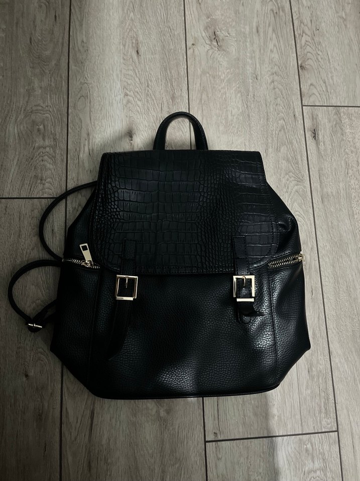 Kadın Siyah Deri Sırt Çantası - Görsel 3