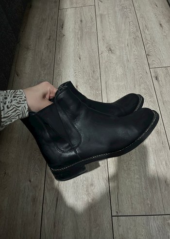 Siyah Deri Kadın Bot - Tokalı, Topuklu - Görsel 3