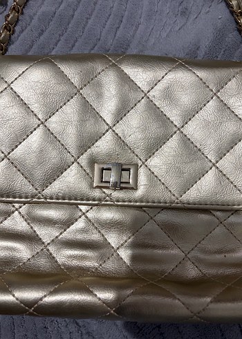 Zincir Detaylı Altın Rengi Deri Kadın Çanta - Görsel 4