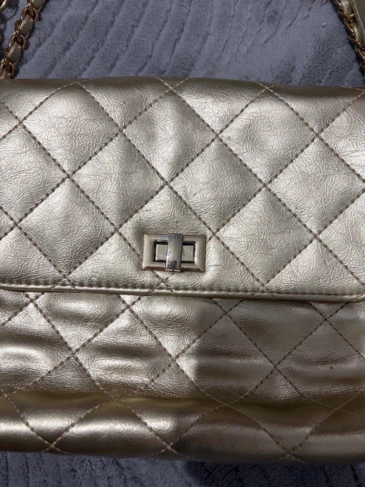 Zincir Detaylı Altın Rengi Deri Kadın Çanta - Görsel 4