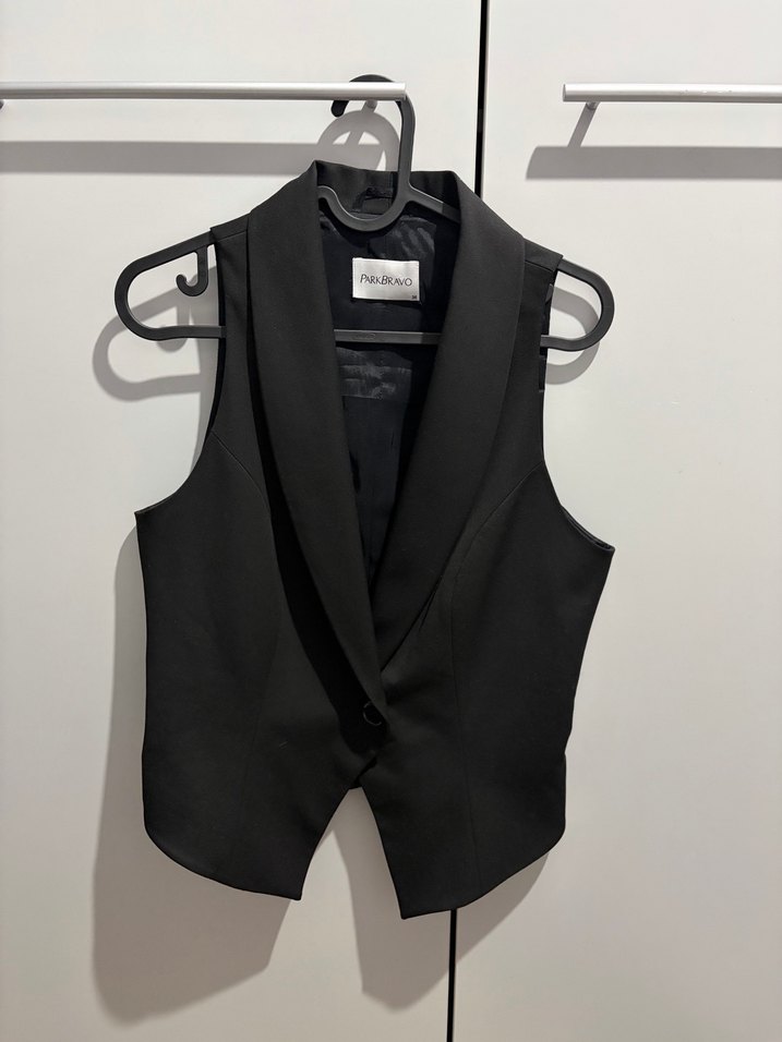 Siyah Düğmeli Kadın Yelek - Görsel 2