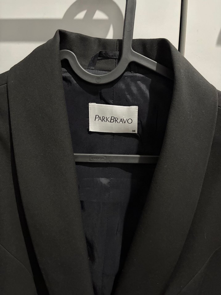 Siyah Düğmeli Kadın Yelek - Görsel 4