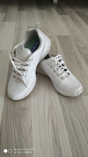 Skechers beyaz spor ayakkabısı