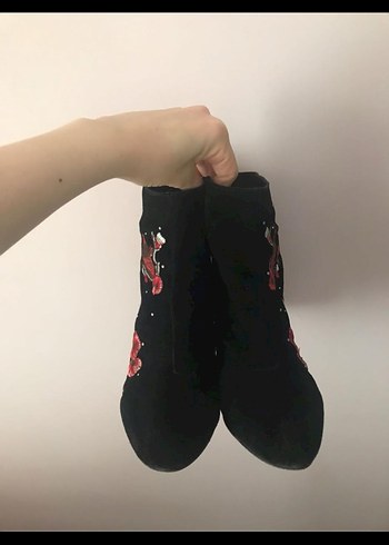 Nakışlı Süet Kadın Bot, Tokalı, Kalın Topuklu - Görsel 3