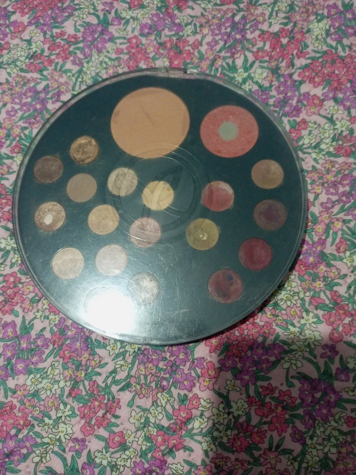 Çok Renkli Göz Farı Paleti - Görsel 2