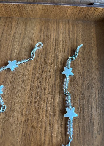 Zincir Beyaz yıldızlı gözlük askısı - Görsel 3