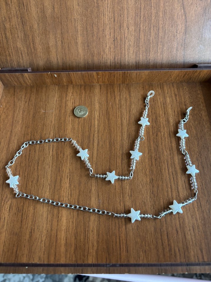 Zincir Beyaz yıldızlı gözlük askısı - Görsel 2