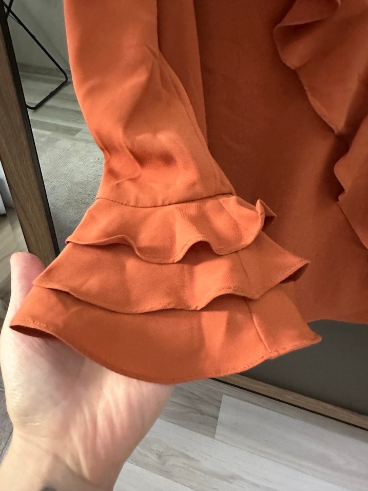 Kadın yanık turuncu renk V Yakalı Fırfırlı Bluz - Görsel 3