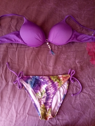 mor renkli bikini