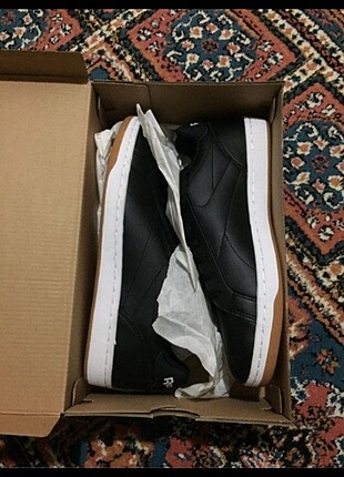REEBOK 42 NUMARA 