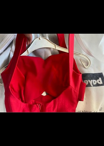 Kırmızı Uzun Drapeli V Yakalı Abiye Elbise - Görsel 6