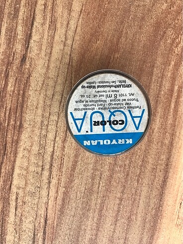 Aqua eyeliner