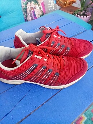 spor ayakkabı kırmızı 