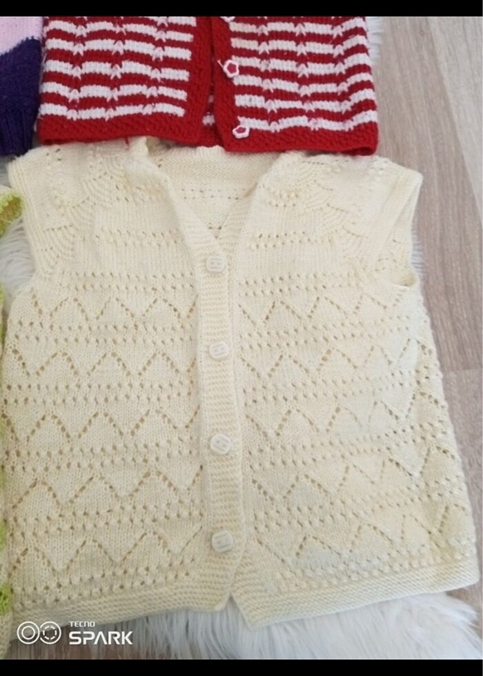 Kışlık örgü yelek - Görsel 3