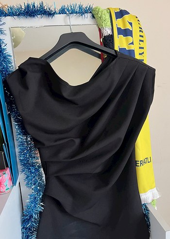 Diğer Drapeli Siyah Mini Straplez Bluz