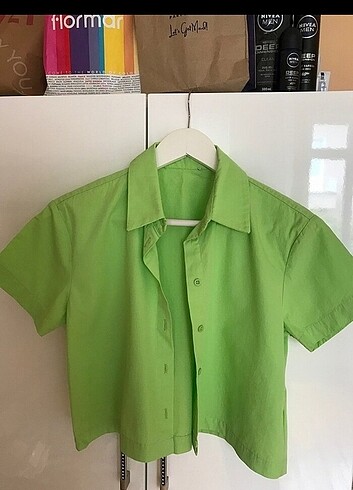 Yeşil yazlık gömlek