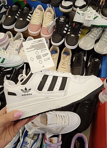 Adidas forum low 