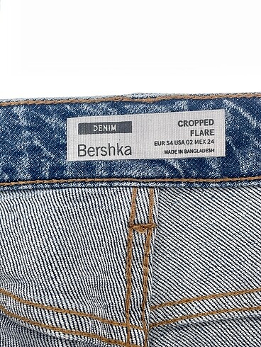 34 Beden mavi Renk Bershka Jean / Kot %70 İndirimli.