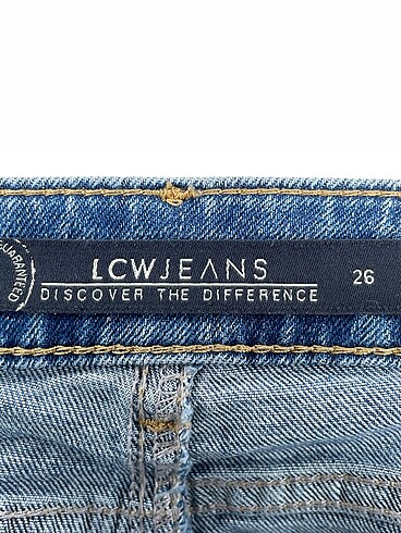 26 Beden mavi Renk LC Waikiki Jean / Kot Şort %70 İndirimli.
