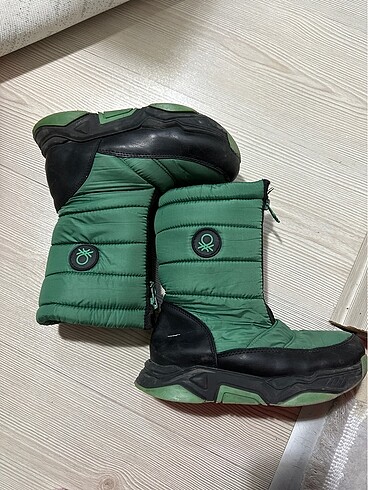 Benetton 34 numara çocuk bot