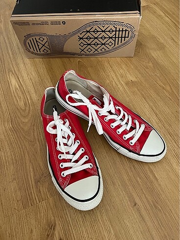 Converse Kırmızı Ayakkabı